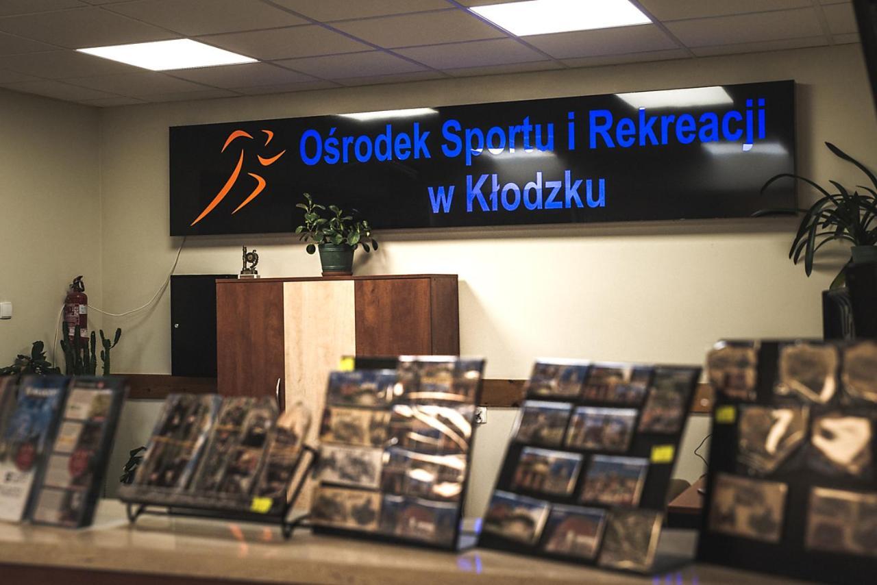 Dom Wycieczkowy "Na Stadionie" Hotel โควอตสโก ภายนอก รูปภาพ